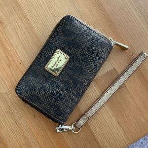 Michael Kors Zip Wallet